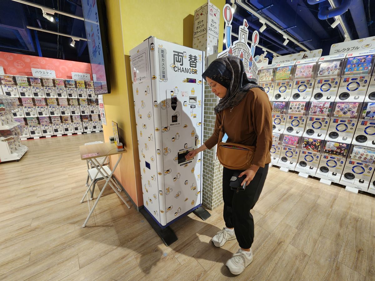 How to Exchange Bills for Coins in Japan