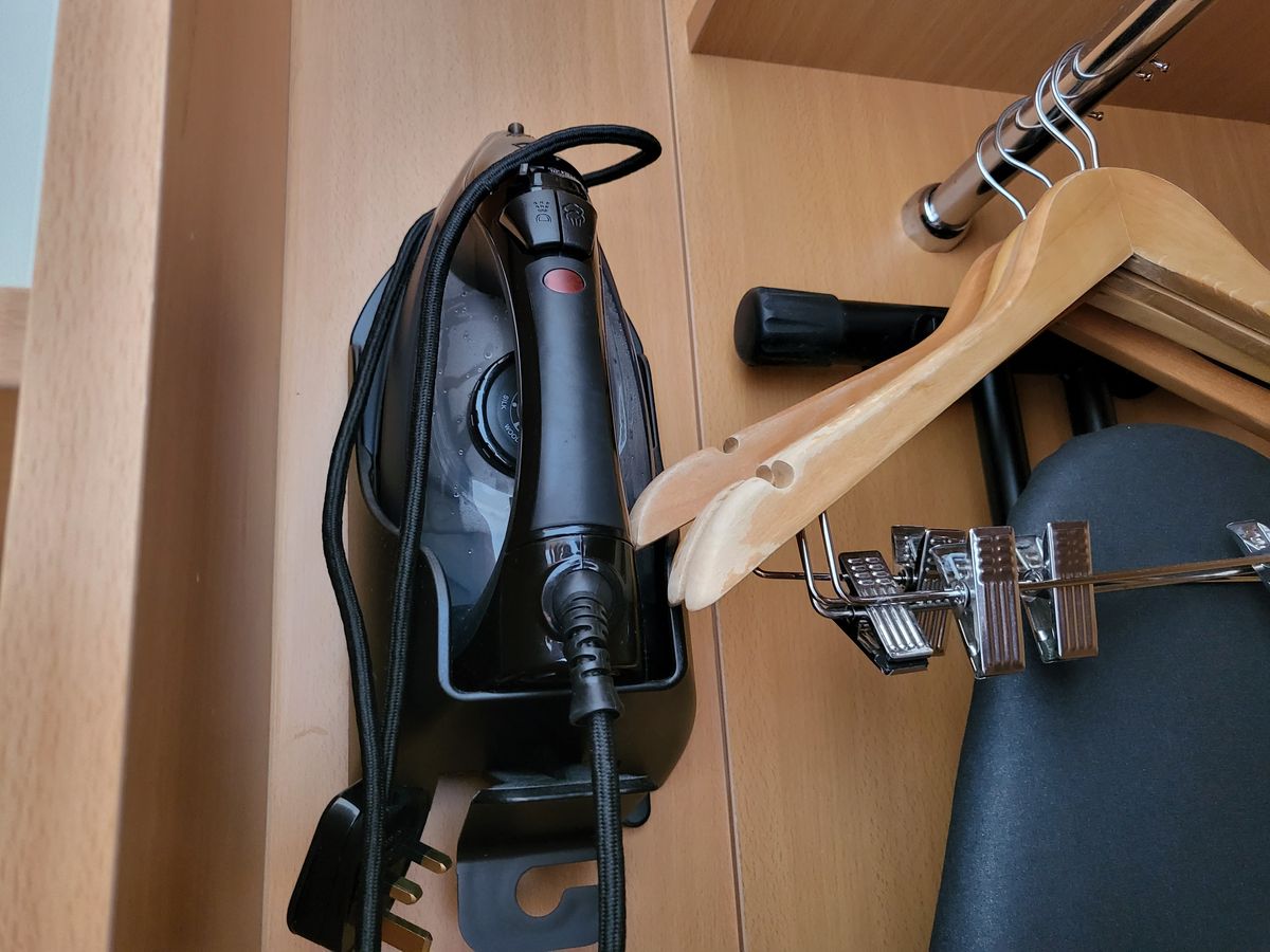 Do Hotels Provide Irons? Let's Explore This Together!