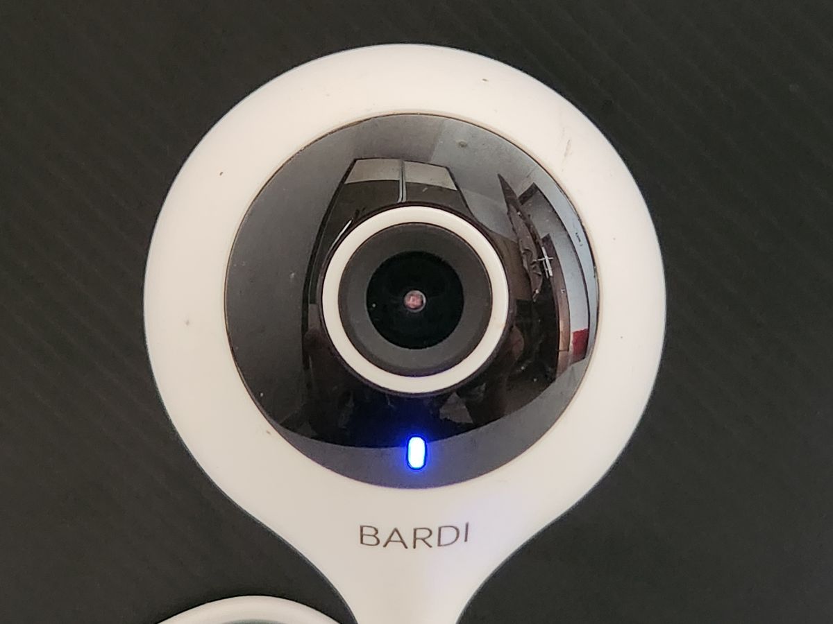 How to Check Hidden Cameras in a Hotel Room