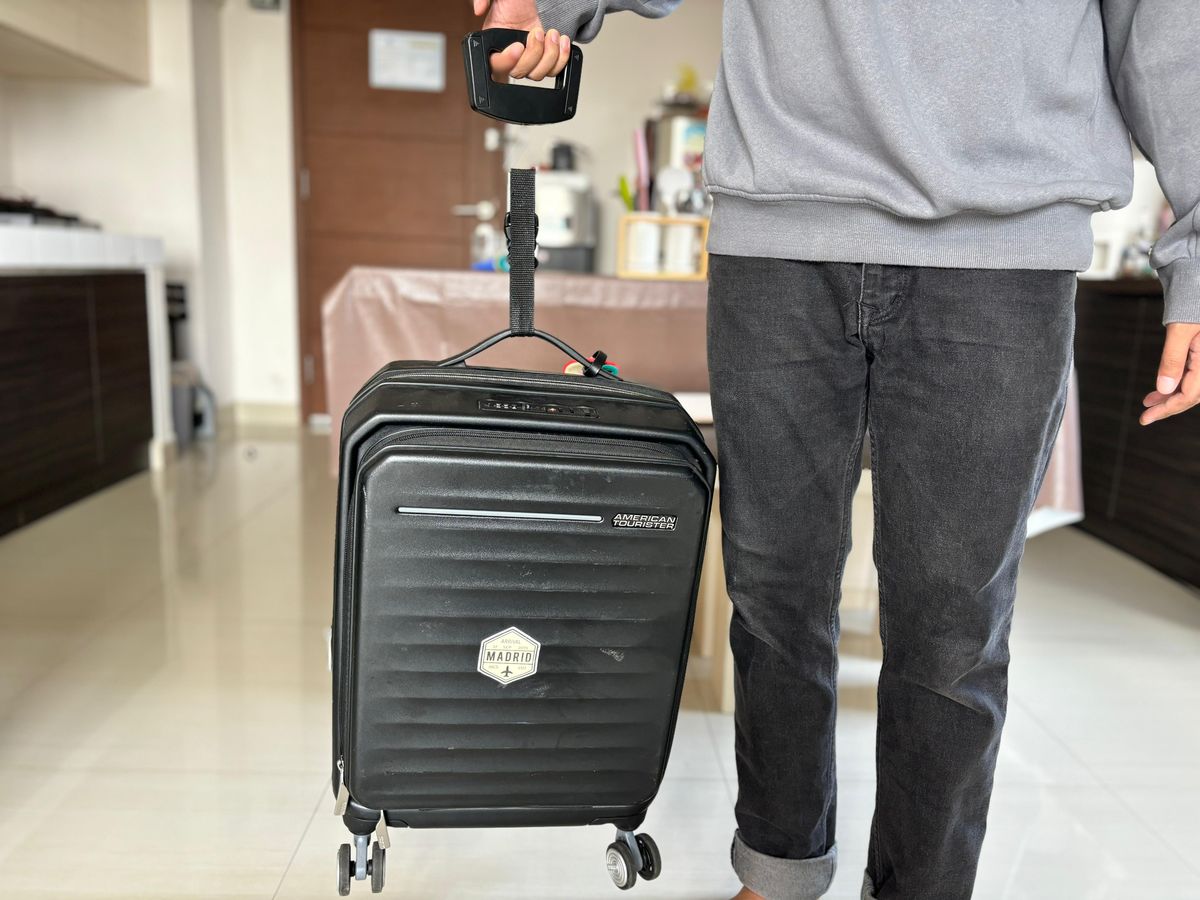 How to Weigh Your Luggage at Home and at the Airport